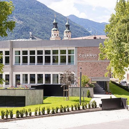 Cusanus Akademie - Accademia Cusanus Brixen Exteriör bild