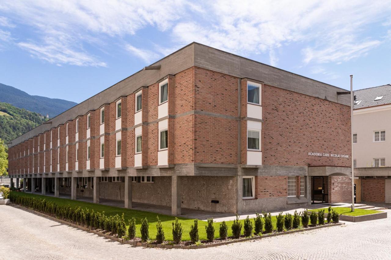 Cusanus Akademie - Accademia Cusanus Brixen Exteriör bild