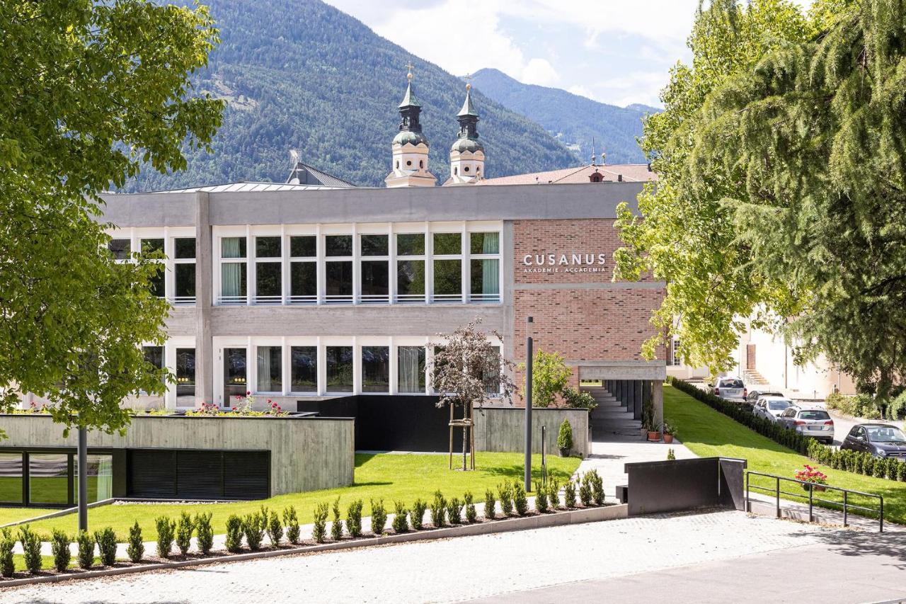 Cusanus Akademie - Accademia Cusanus Brixen Exteriör bild
